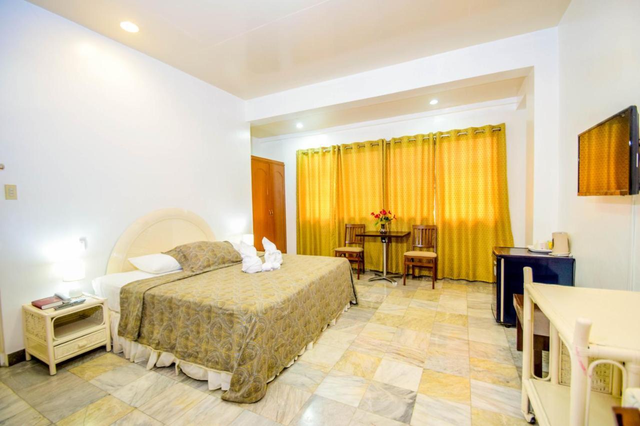 Kalibo Hotel Bagian luar foto